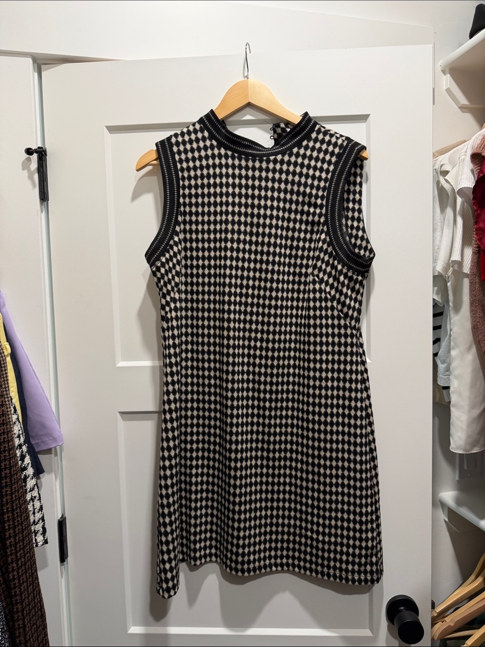 Max Studio Black and Cream Sleeveless Knit Mini Dress
